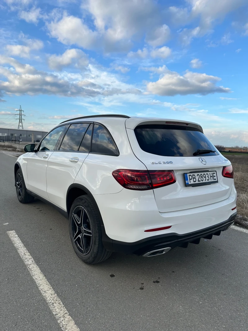Mercedes-Benz GLC 300 AMG 4-MATIC, снимка 4 - Автомобили и джипове - 53413441