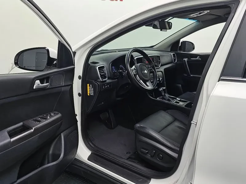Kia Sportage The Bold Gasoline 2.0 2Wd Prestige, снимка 10 - Автомобили и джипове - 55015801