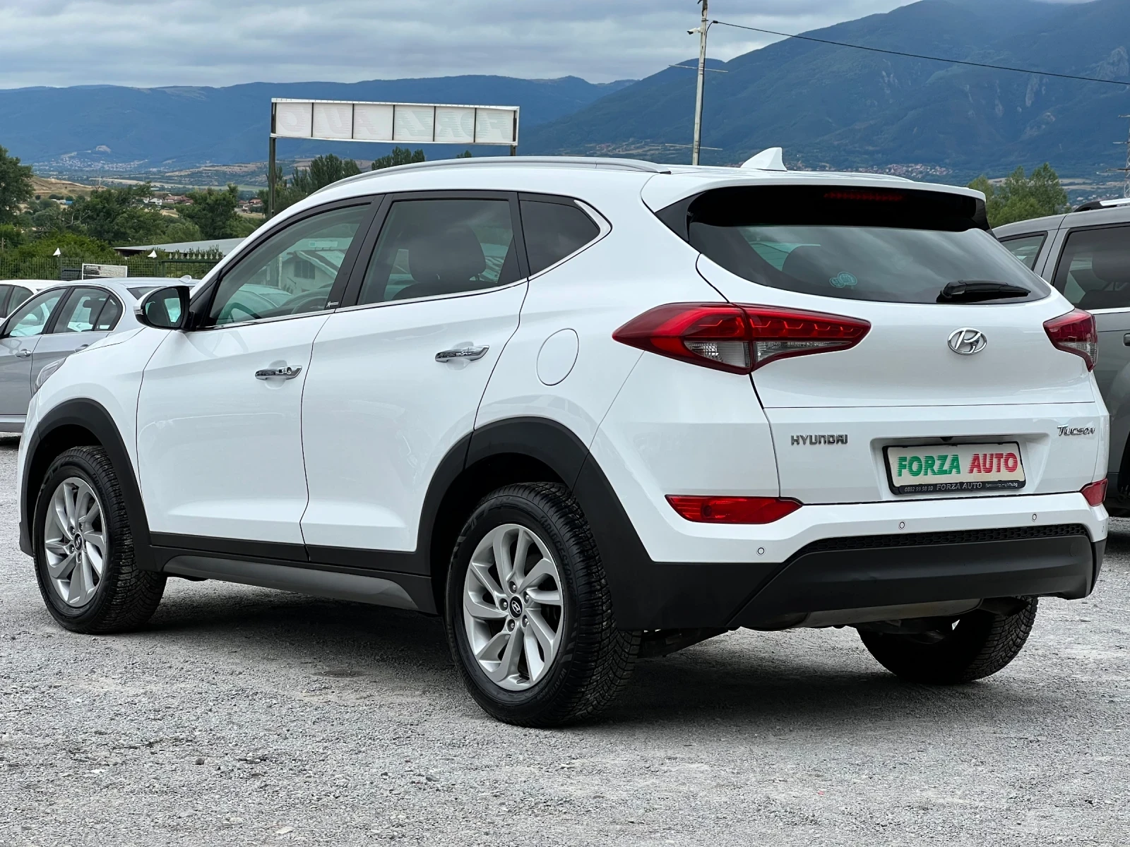 Hyundai Tucson 1.7CRDI-NAVI-KEYLESS - изображение 6
