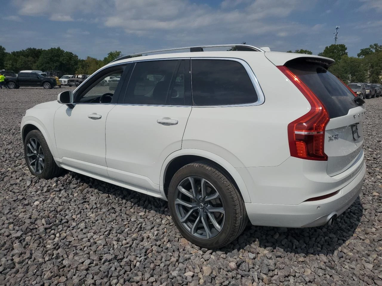 Volvo Xc90 T5 MOMENTUM * * CARFAX * * АВТО КРЕДИТ * *  - изображение 4