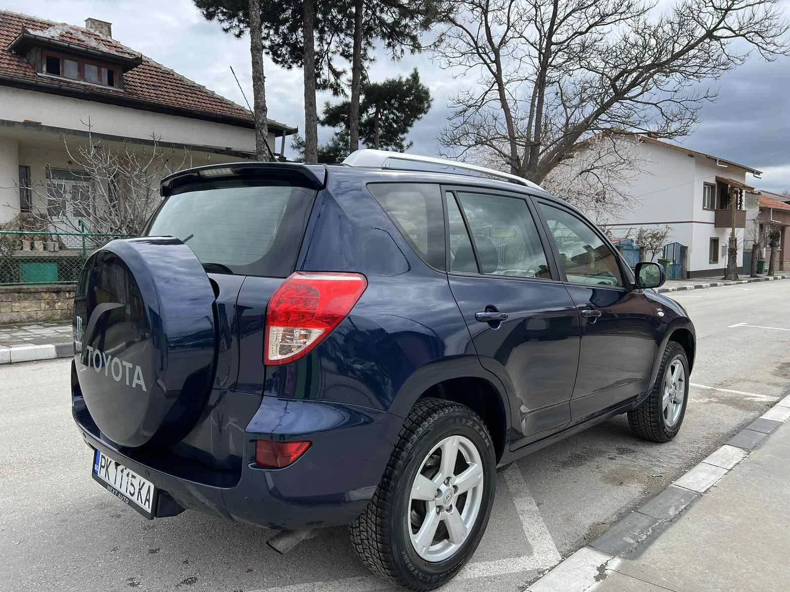 Toyota Rav4 2.2, снимка 4 - Автомобили и джипове - 54061594