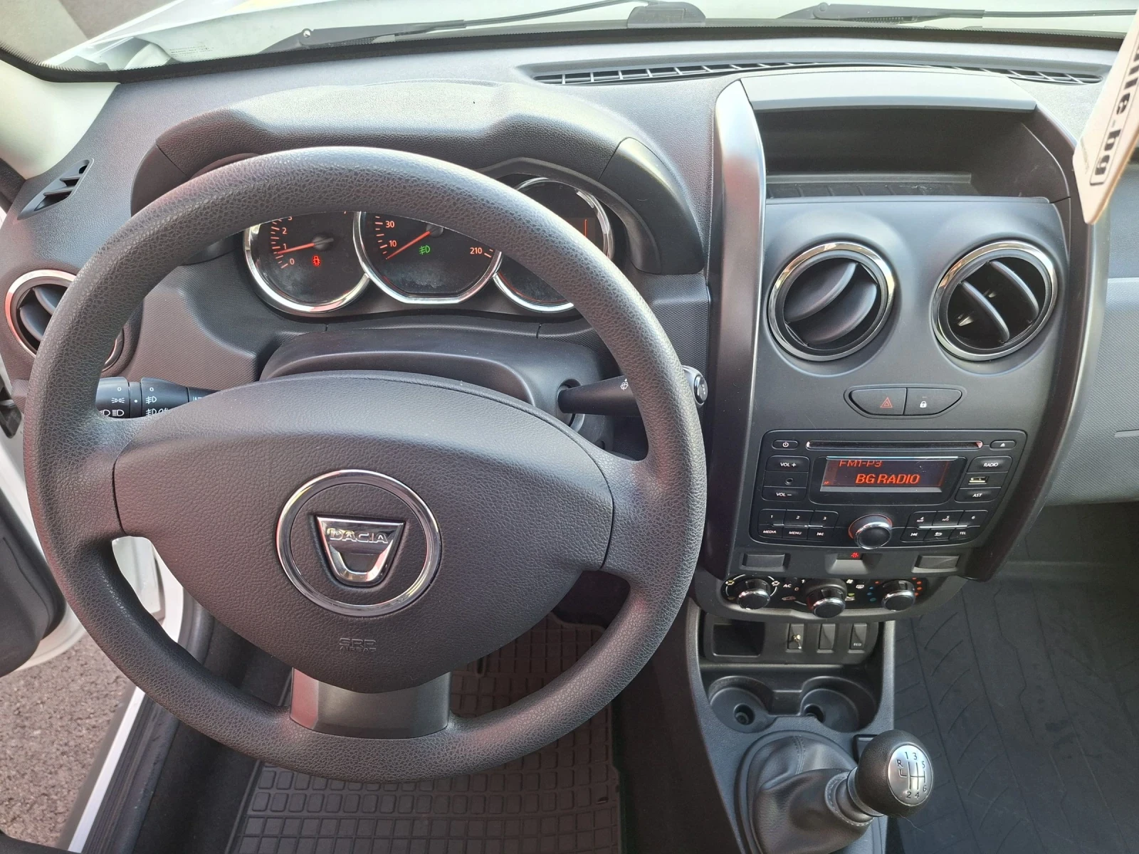 Dacia Duster 1.2TSI 70хил., снимка 13 - Автомобили и джипове - 54102536