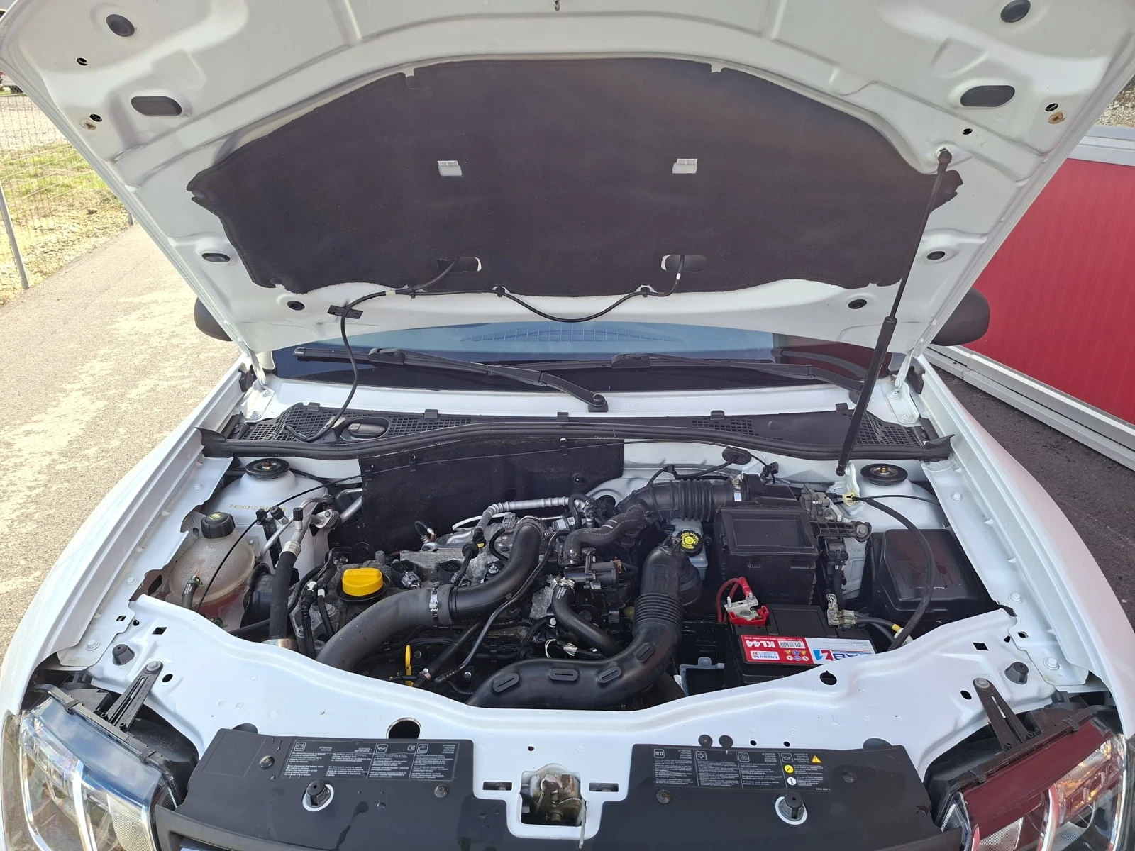 Dacia Duster 1.2TSI 70хил., снимка 14 - Автомобили и джипове - 54102536