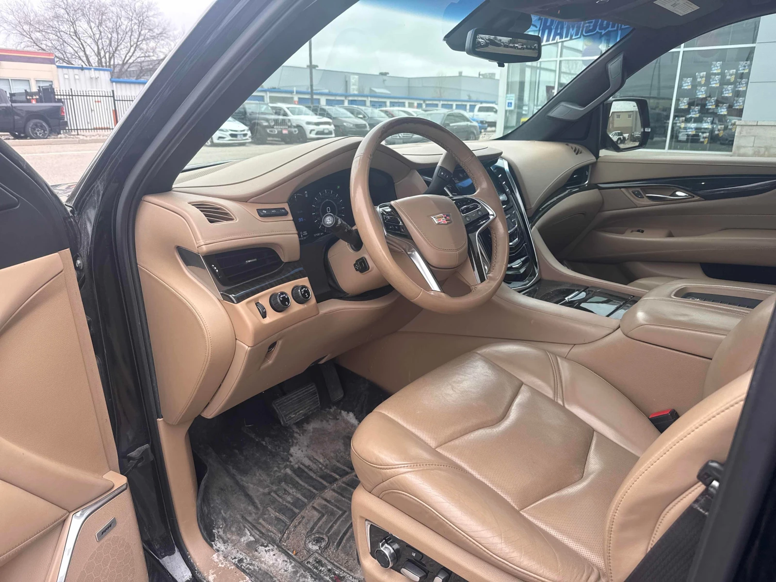 Cadillac Escalade PLATINUM* AWD* 6+ 1* * TV* MASSAGE* BOSE* OBDUHVAN, снимка 7 - Автомобили и джипове - 54268348