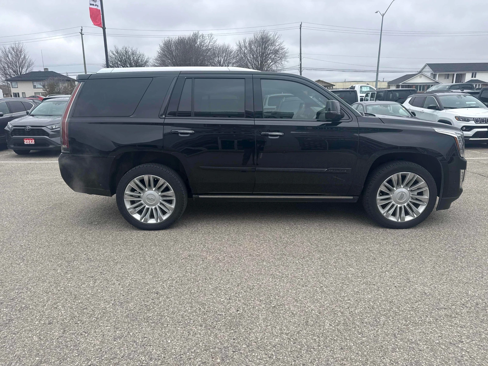 Cadillac Escalade PLATINUM* AWD* 6+ 1* * TV* MASSAGE* BOSE* OBDUHVAN, снимка 4 - Автомобили и джипове - 54268348