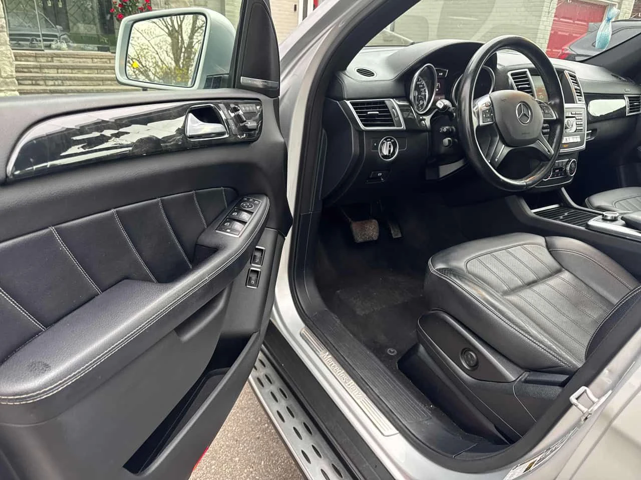Mercedes-Benz GL 350 BlueTEC/360/Soft close/Air suspension/ПАНОРАМА, снимка 16 - Автомобили и джипове - 54461096