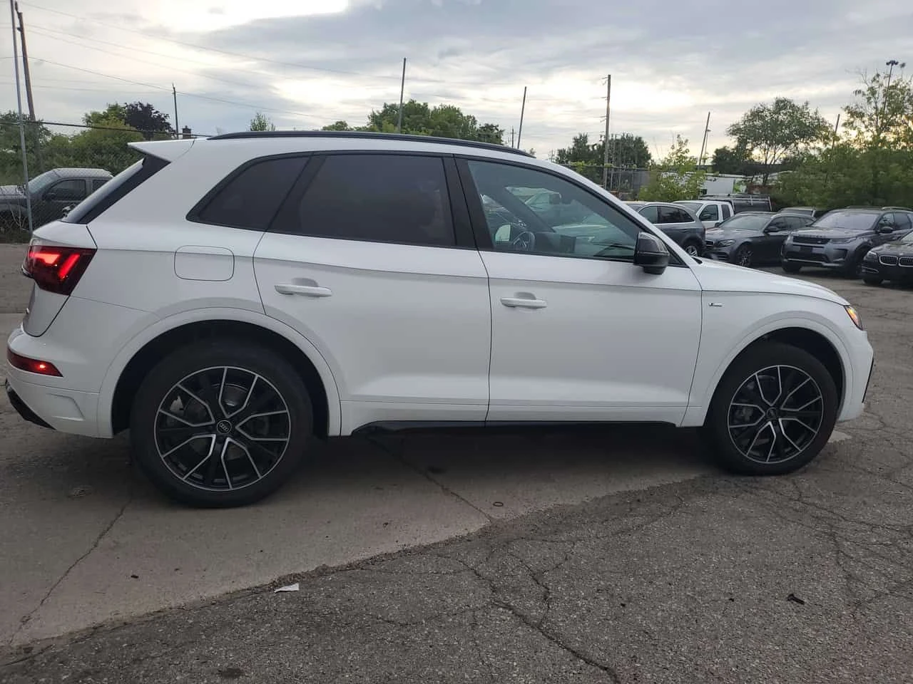Audi Q5 Progressiv  CARFAX, снимка 3 - Автомобили и джипове - 55046289