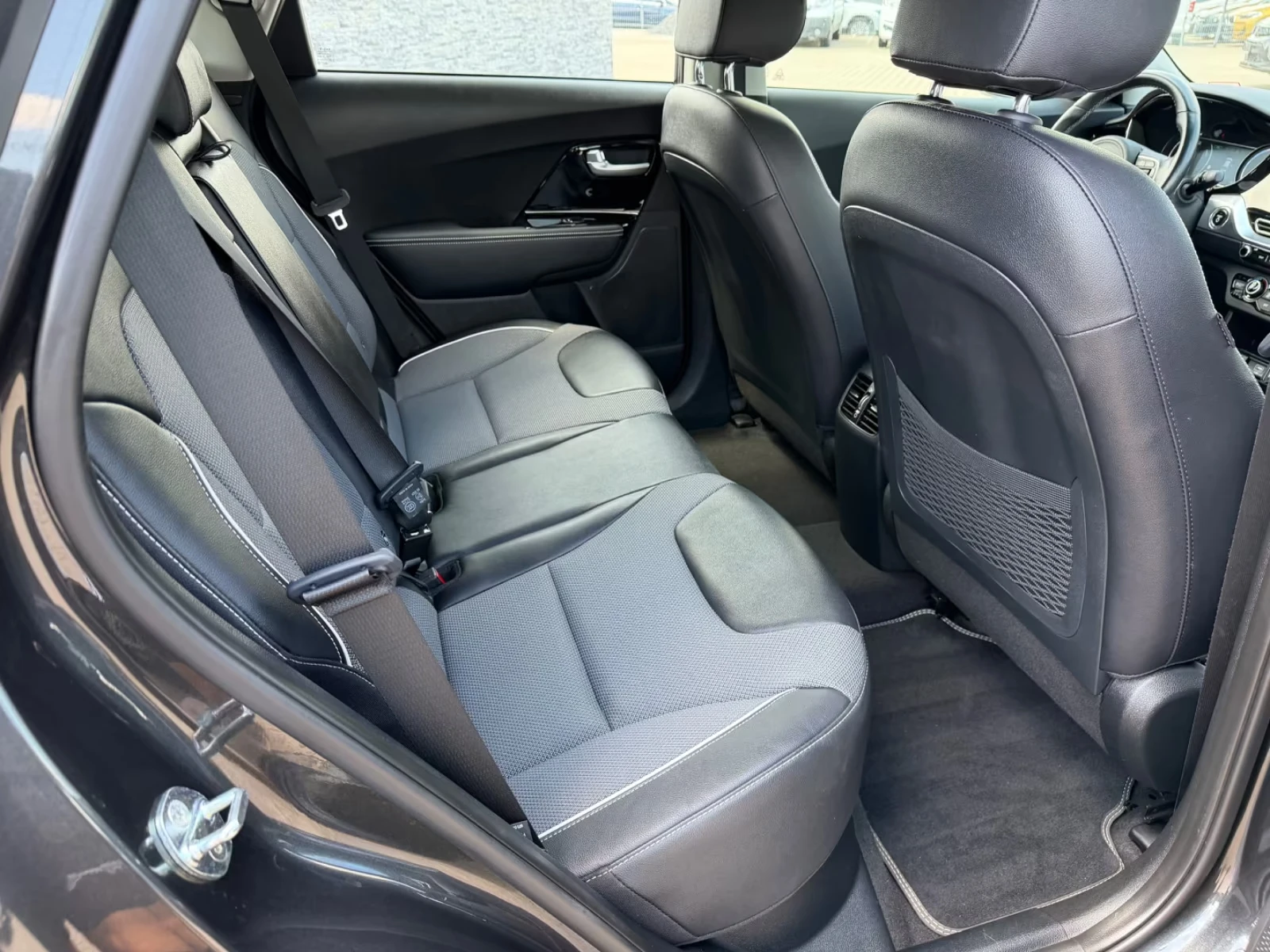 Kia Niro VISION/204HP/64KWH/������. �������/CAM/303h | Mobile.bg � ����������� 12