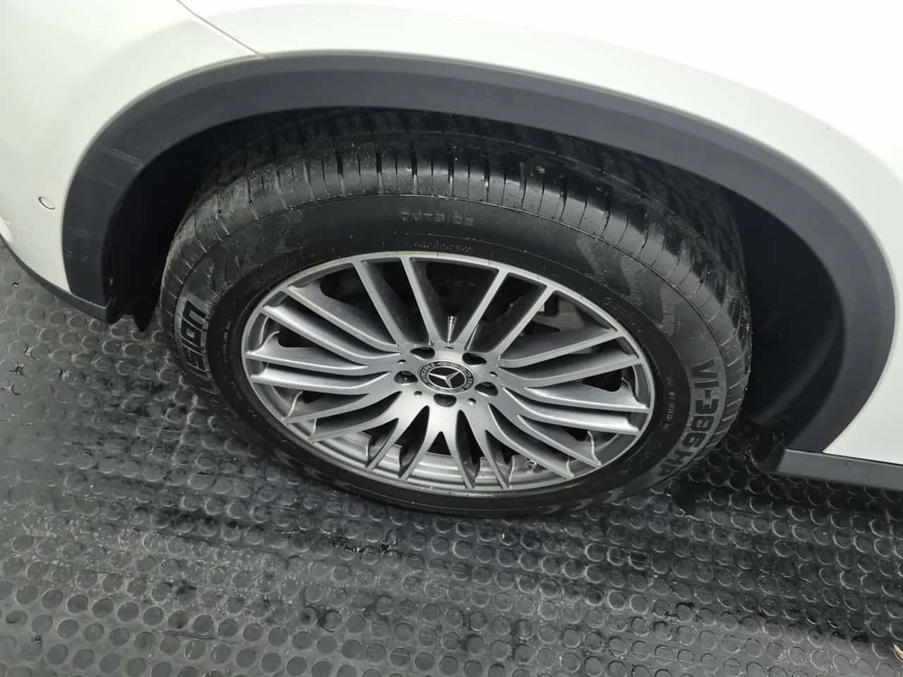 Mercedes-Benz GLC * 300 * DRIVER ASSISTANT PKG * FACELIFT * CARFAX , снимка 14 - Автомобили и джипове - 55602956
