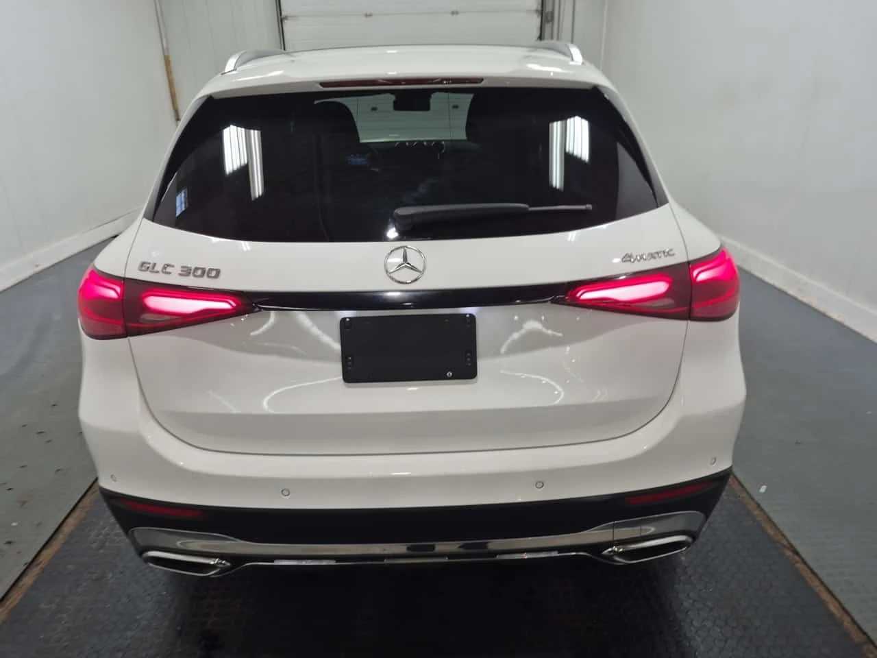 Mercedes-Benz GLC * 300 * DRIVER ASSISTANT PKG * FACELIFT * CARFAX , снимка 4 - Автомобили и джипове - 55602956