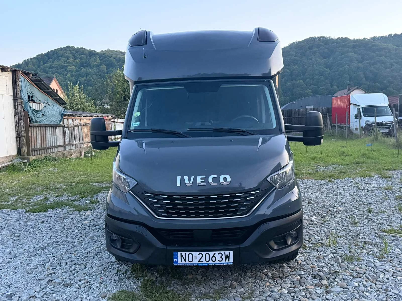 Iveco Daily АВТОМАТ//ДВОЙНА КАБИНА//ЛЕД//ЛИЗИНГ//ПАДАЩ БОРД, снимка 4 - Бусове и автобуси - 55567698