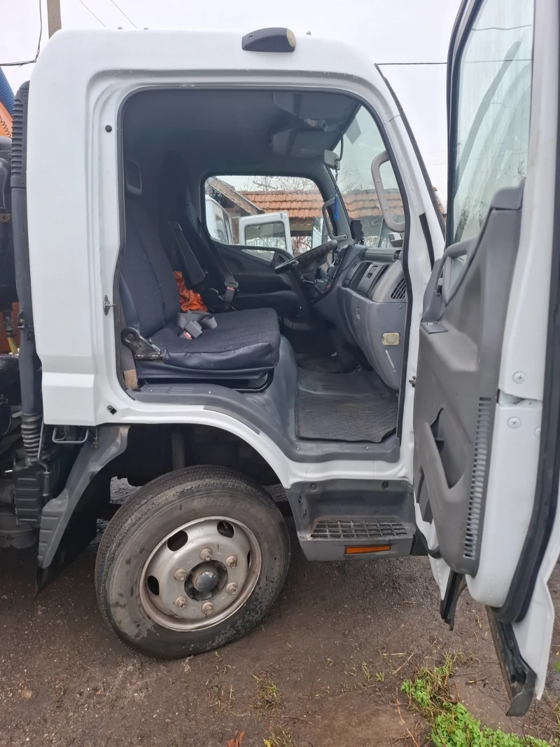 Mitsubishi Canter Цистерна , снимка 9 - Камиони - 52633265