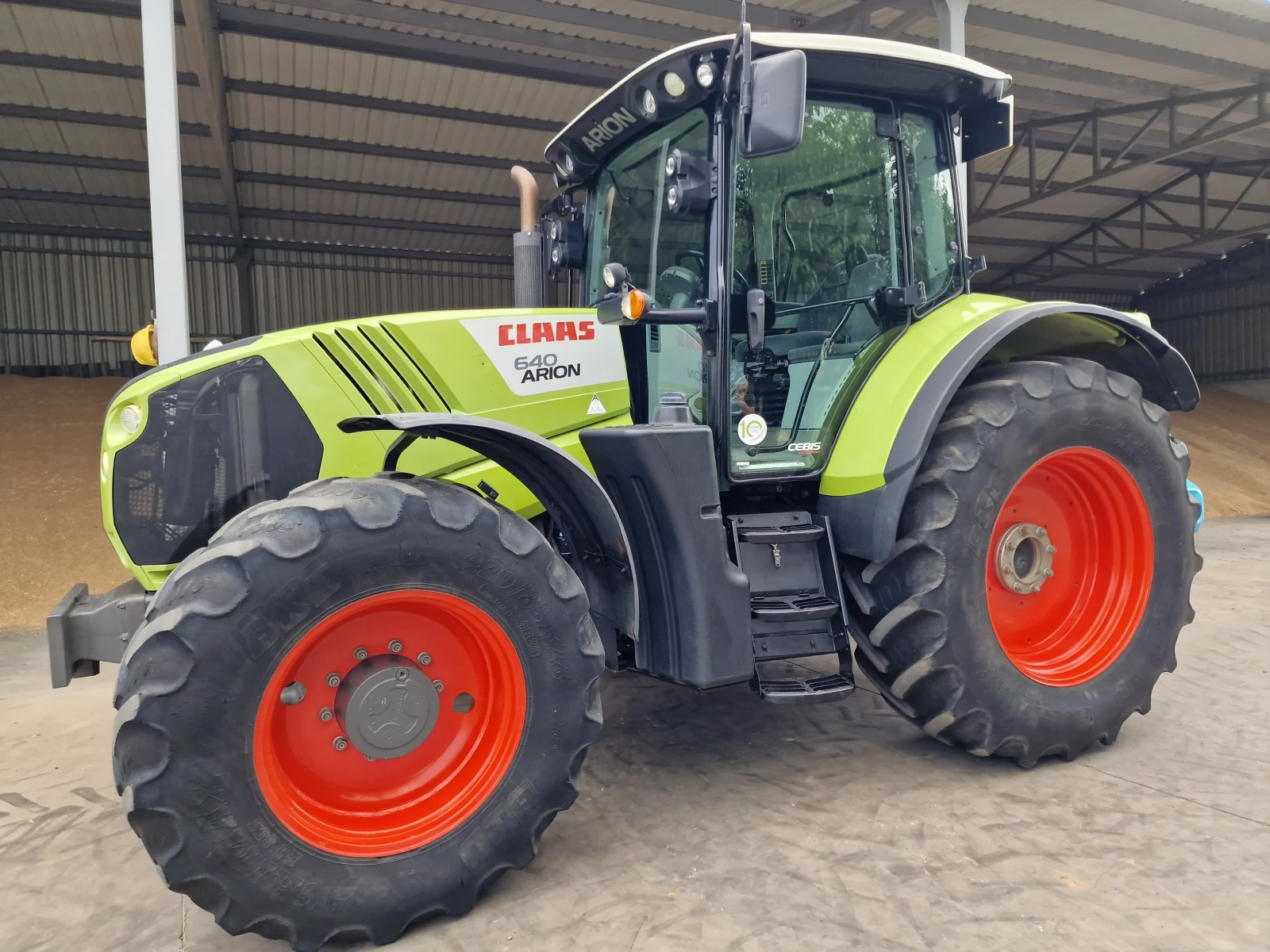 Трактор Claas ARION 640, снимка 16 - Селскостопанска техника - 55952446