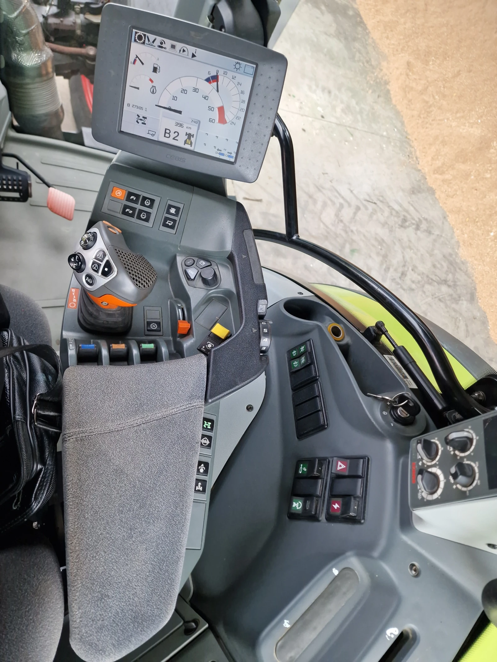 Трактор Claas ARION 640, снимка 11 - Селскостопанска техника - 55952446