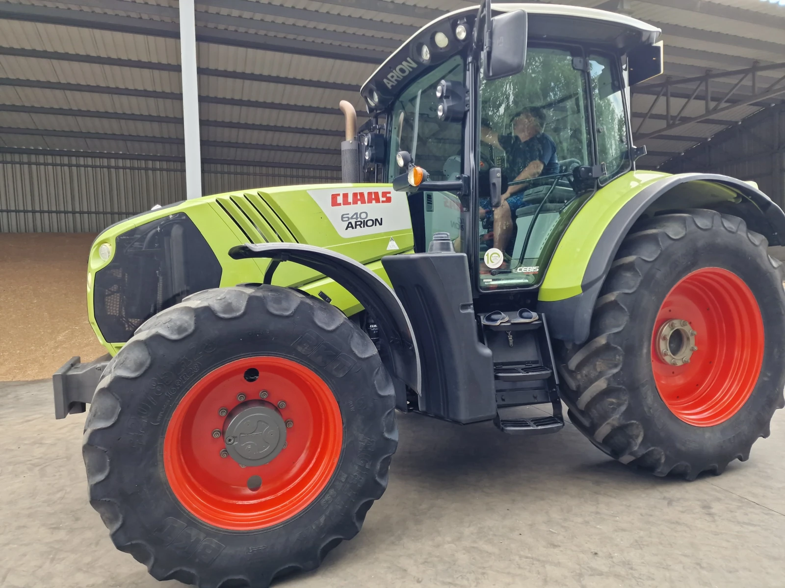 Трактор Claas ARION 640