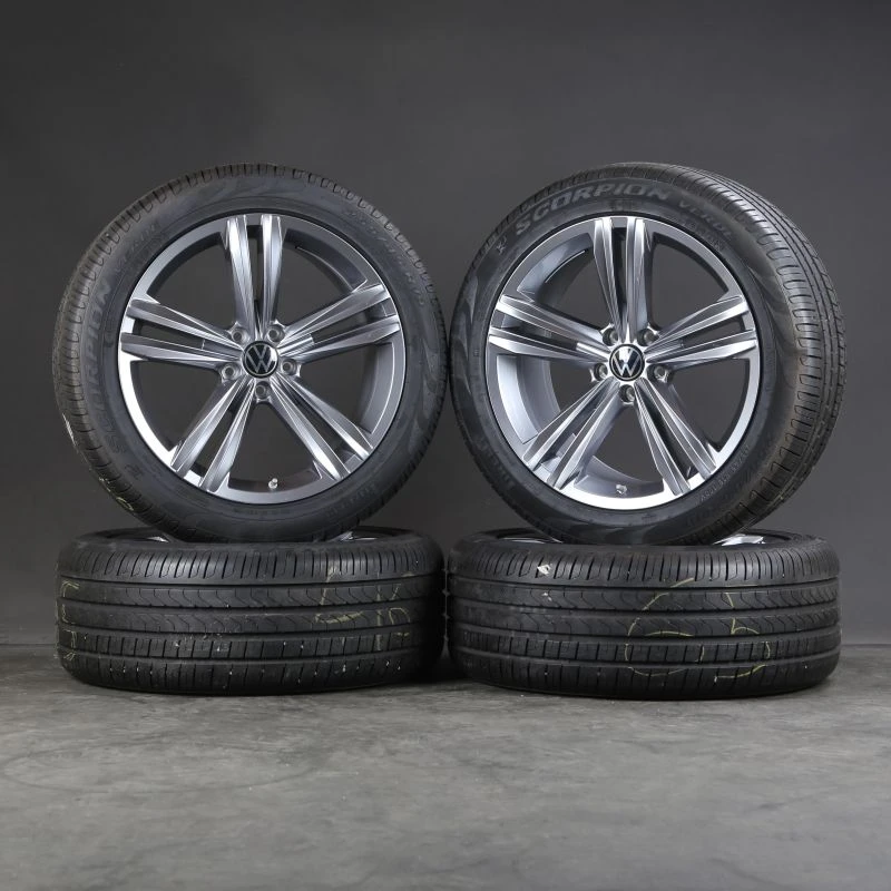 Гуми с джанти Pirelli 225/45R19, снимка 1 - Гуми и джанти - 49459166