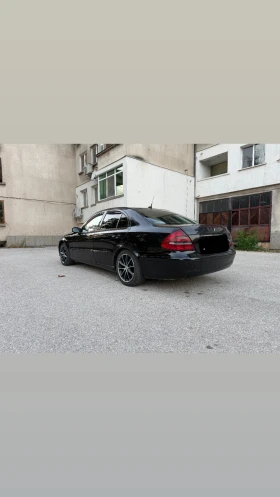 Mercedes-Benz E 200, снимка 4