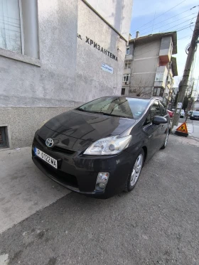 Toyota Prius обслужена от А до Я, сервизна книжка гаранция Км., снимка 3