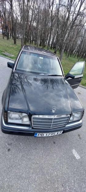 Mercedes-Benz 124 2.0, снимка 2