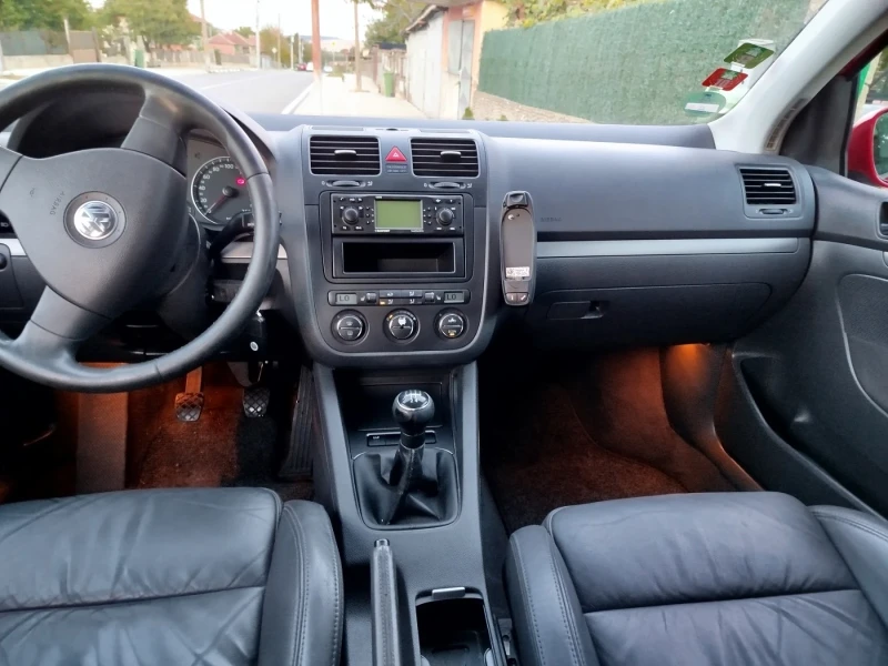 VW Golf 1.9 TDI, снимка 6 - Автомобили и джипове - 46127817