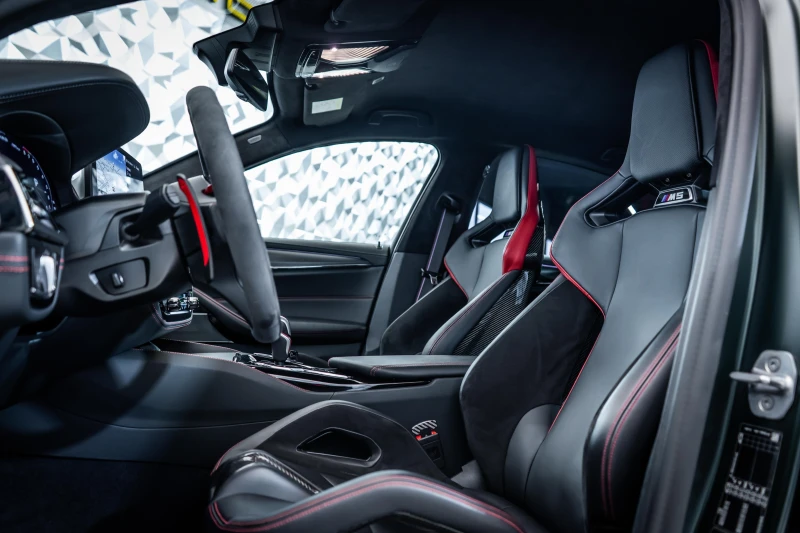 BMW M5 CS Carbon-Ceramic* Akrapovic* Laser* H/K, снимка 12 - Автомобили и джипове - 47408813