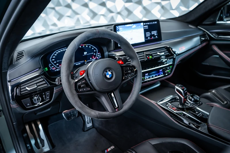 BMW M5 CS Carbon-Ceramic* Akrapovic* Laser* H/K, снимка 8 - Автомобили и джипове - 47408813