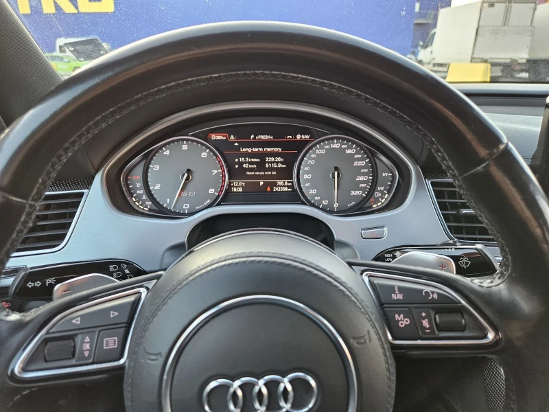 Audi S8 Ceramic / Carbon / Bang & Olufsen, снимка 13 - Автомобили и джипове - 47917084