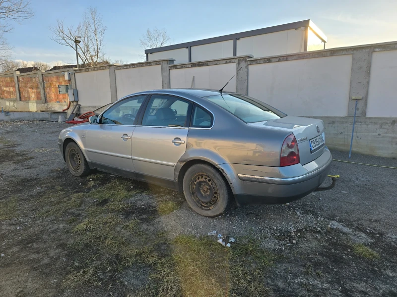 VW Passat, снимка 5 - Автомобили и джипове - 48921279