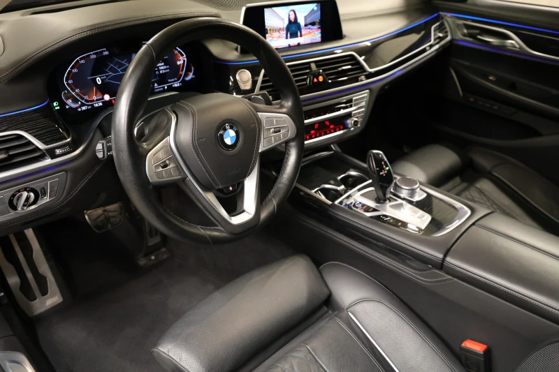 BMW 750 i xDrive M-Paket 3xTV Exlusiv 4xКомфорт. седалки, снимка 8 - Автомобили и джипове - 51255569
