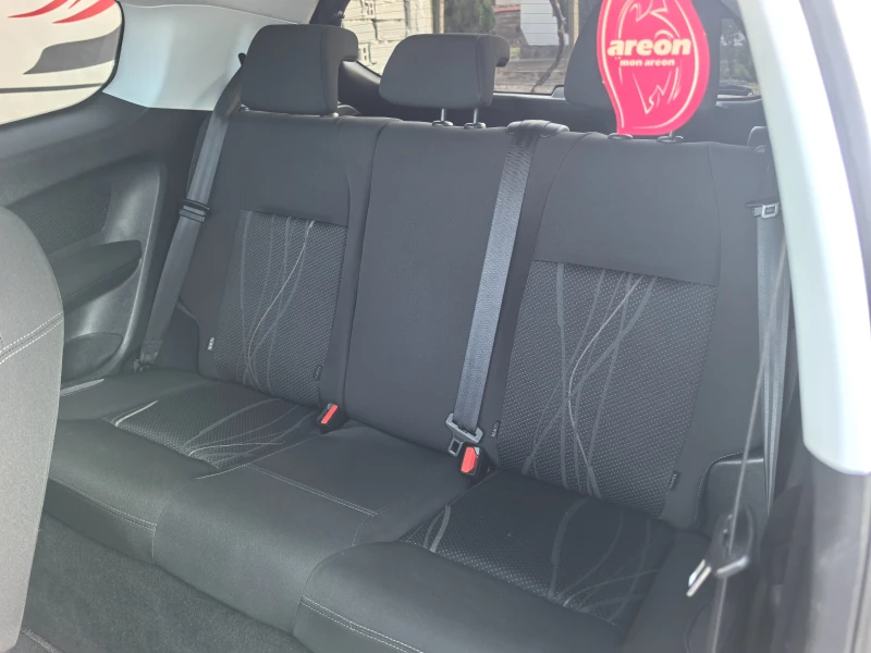 Peugeot 208 1.2i, снимка 10 - Автомобили и джипове - 51984705