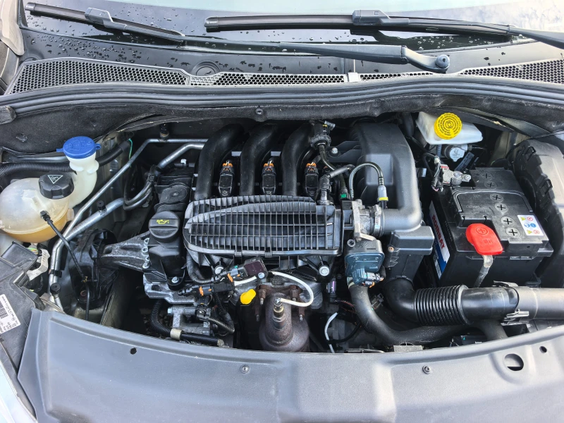 Peugeot 208 1.2i, снимка 14 - Автомобили и джипове - 51984705