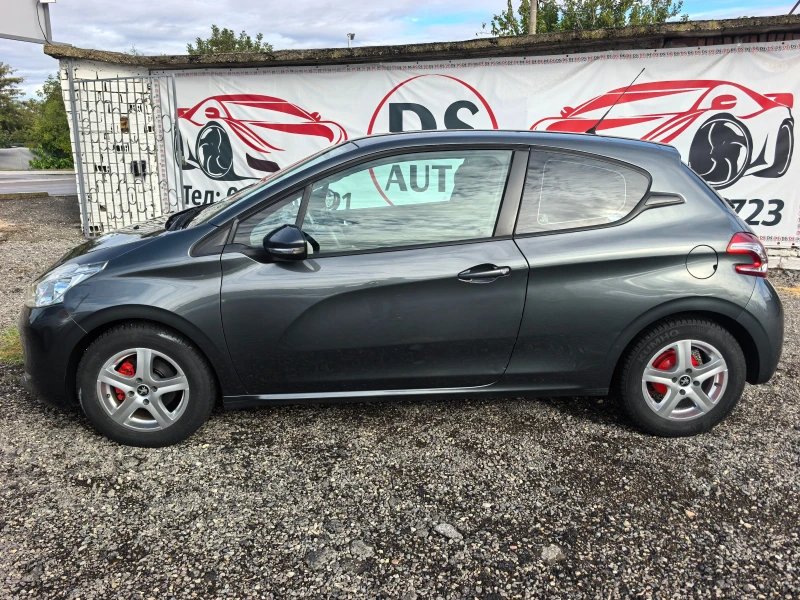 Peugeot 208 1.2i, снимка 2 - Автомобили и джипове - 51984705