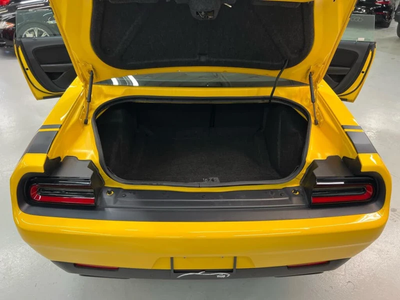 Dodge Challenger  392* Hemi* Scat Pack* Shaker* АвтоКредит* (ЦЕНА Д, снимка 17 - Автомобили и джипове - 53205270