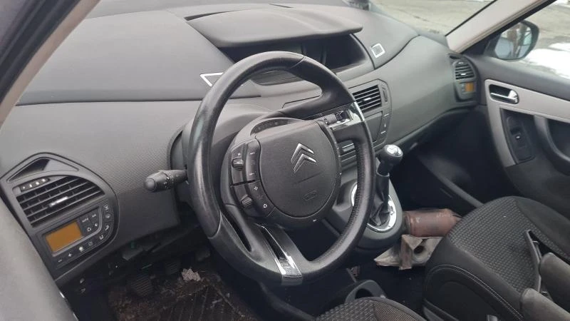 Citroen C4 Picasso 1.6i, снимка 5 - Автомобили и джипове - 45949141