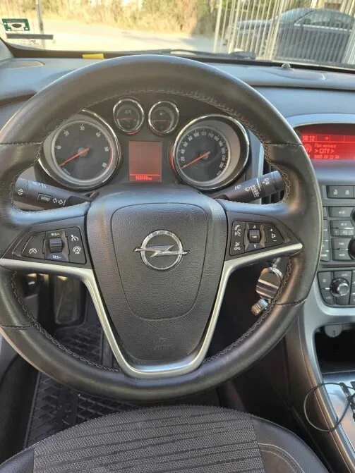 Opel Astra 1.6CDTI Automatic, снимка 9 - Автомобили и джипове - 46946832