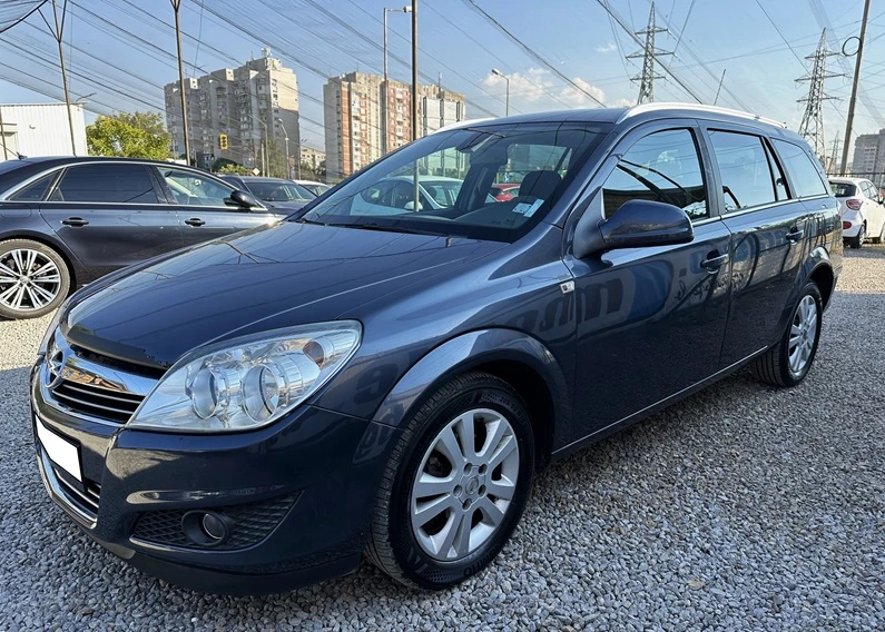 Opel Astra SW 1.6i Facelift, снимка 1 - Автомобили и джипове - 47387262