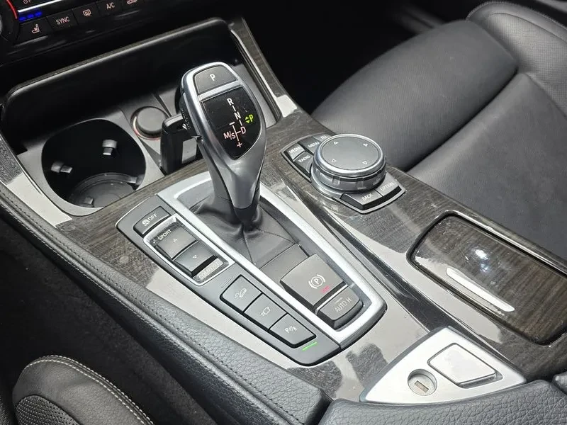 BMW 528 I xDrive M Aerodynamics - САМО 30% АВАНС, снимка 17 - Автомобили и джипове - 55803166