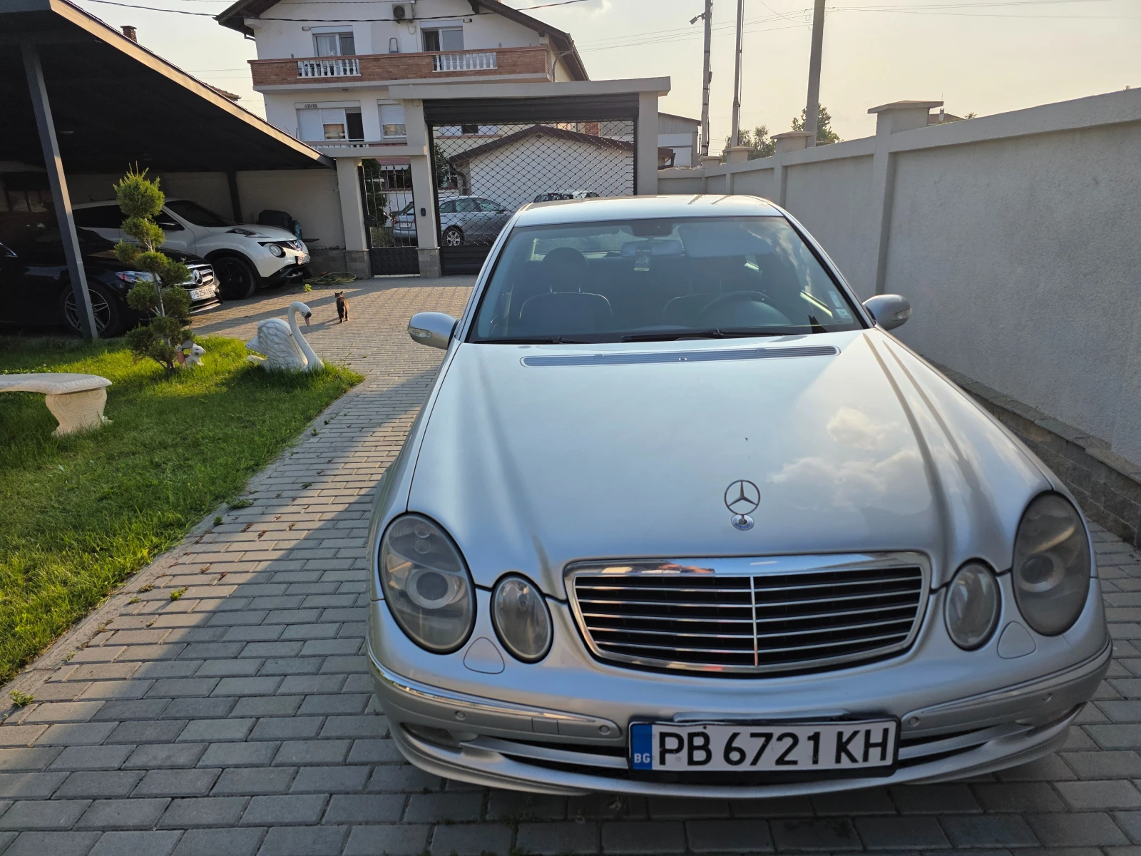 Mercedes-Benz E 320  - изображение 2