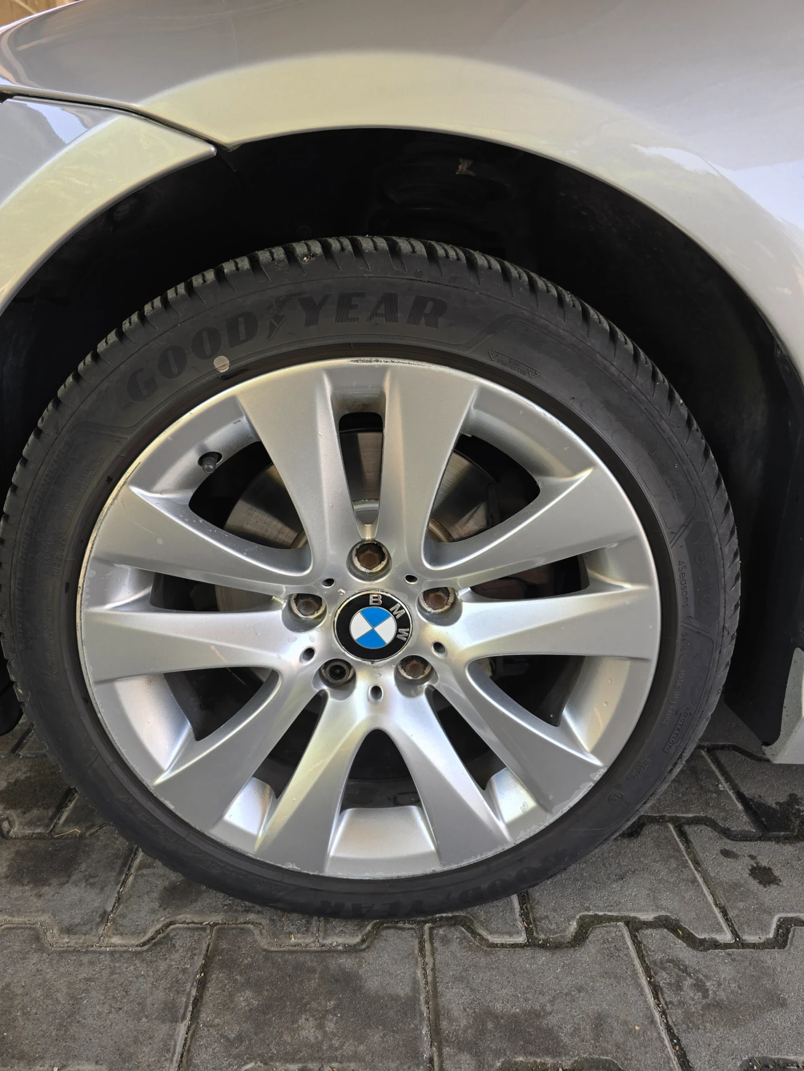 BMW 318 2.0 LCI 143к.с. - изображение 6