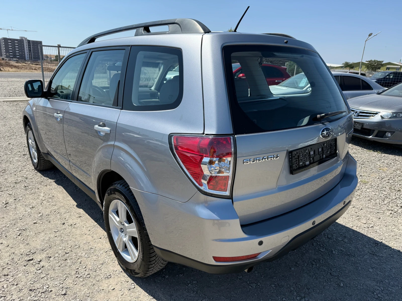 Subaru Forester 2.0i CH 4x4 AUTOMAT - изображение 6