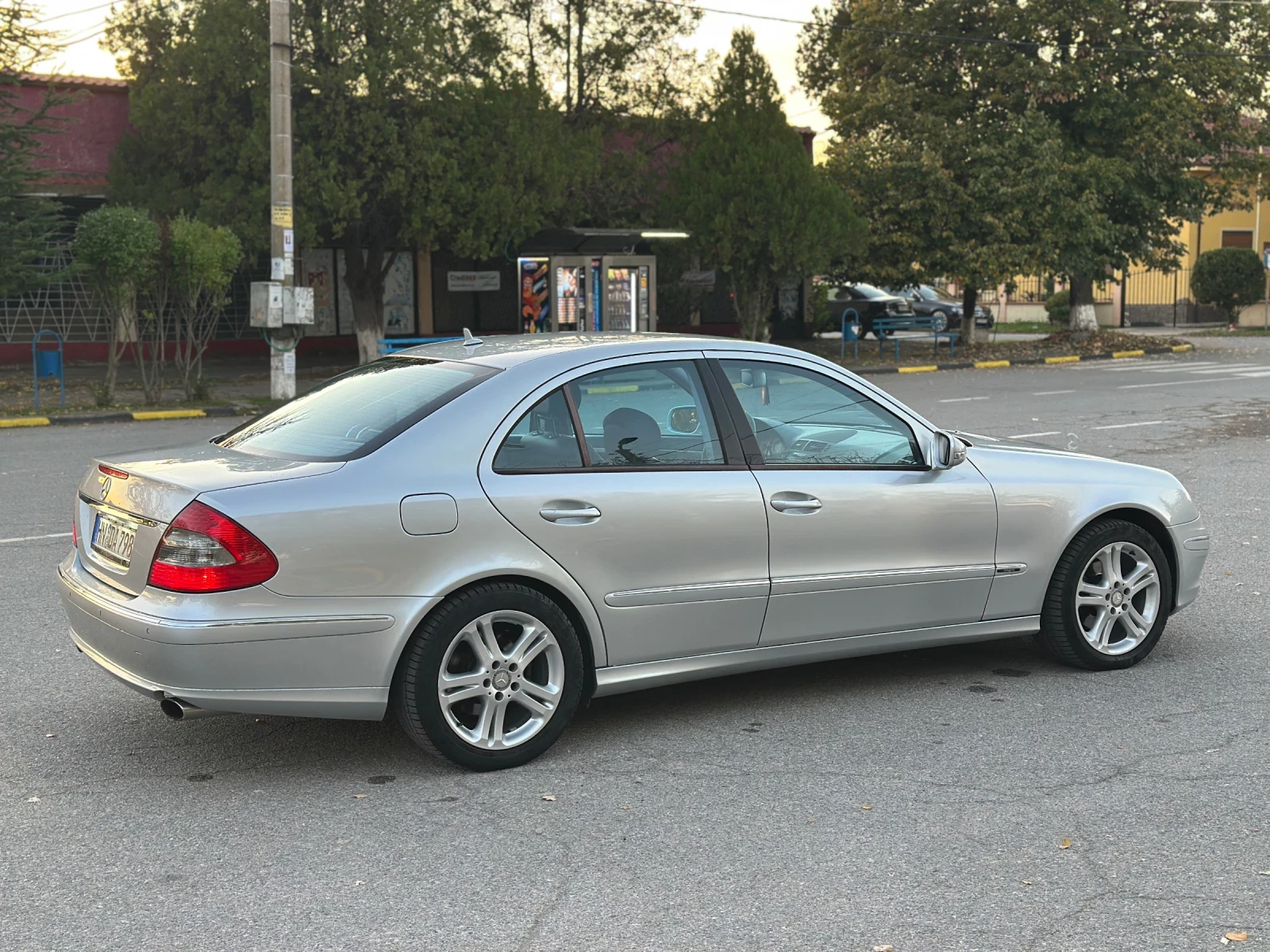 Mercedes-Benz E 320 3.0 V6 - изображение 6