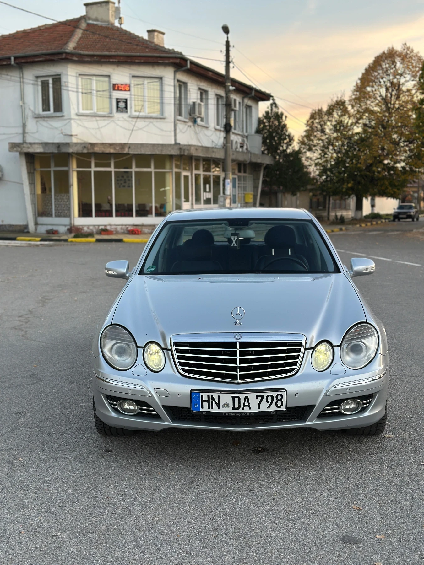 Mercedes-Benz E 320 3.0 V6 - изображение 7