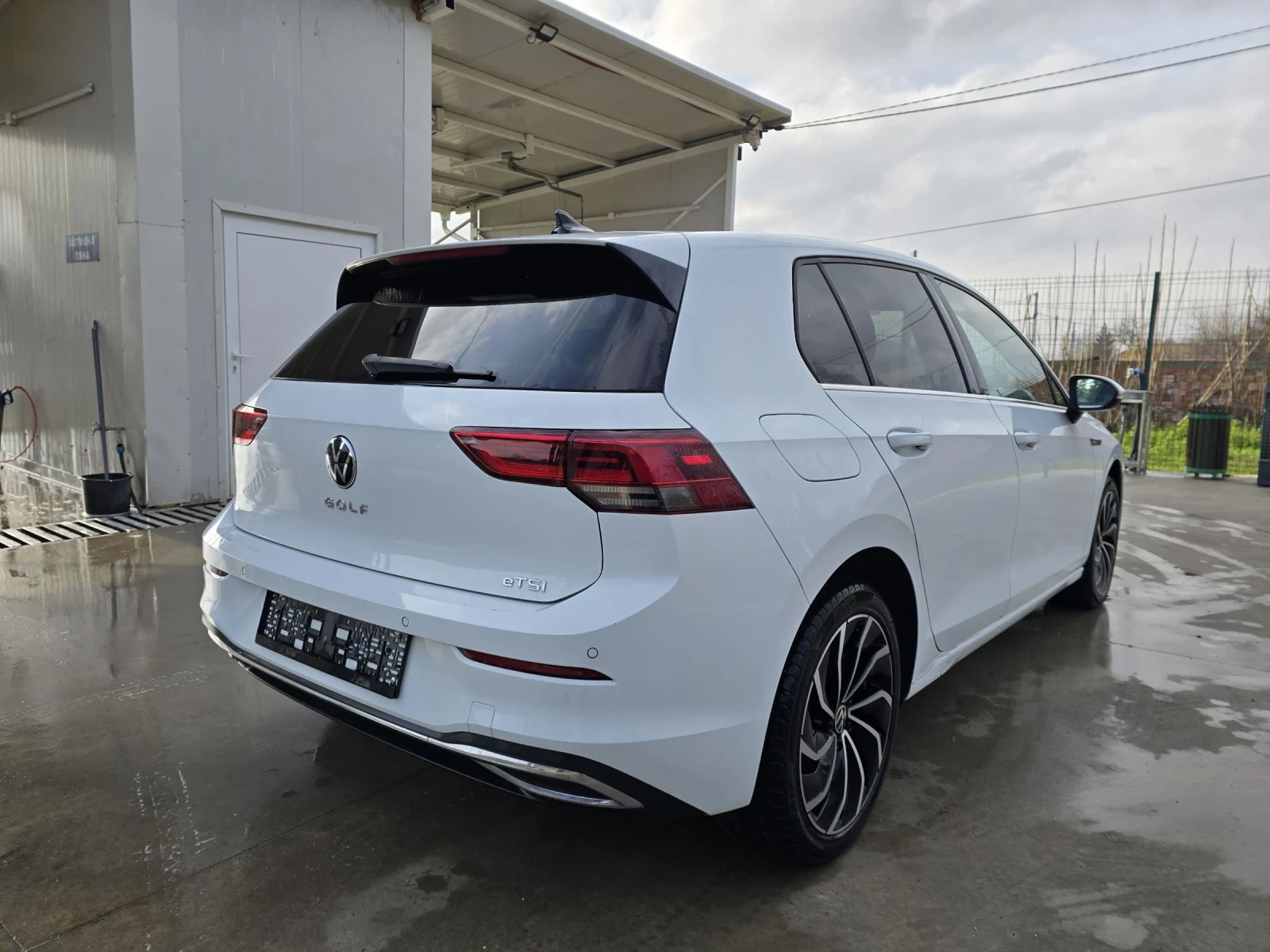 VW Golf 1.5ETSI STYLE 130к.с DSG - изображение 4