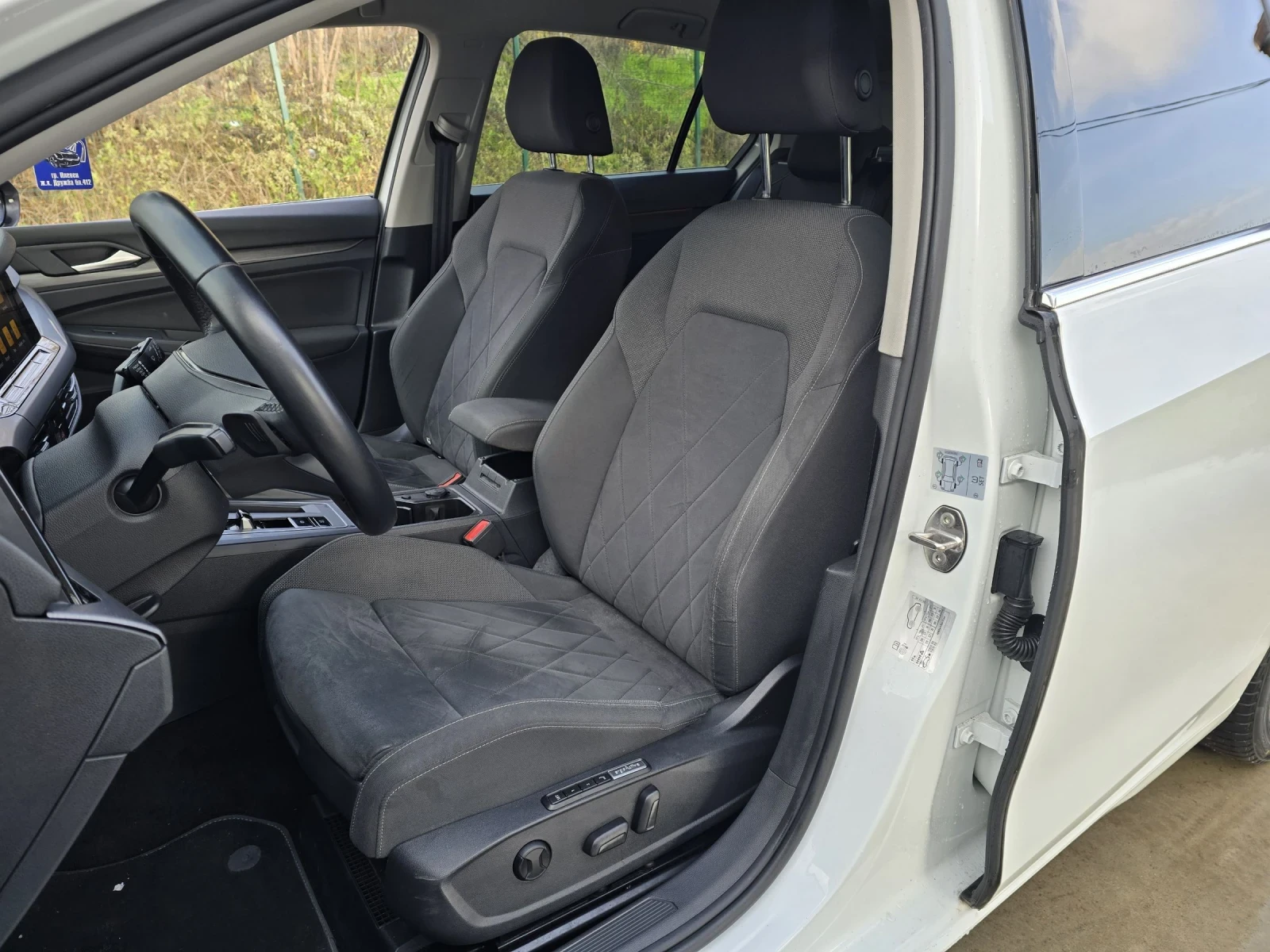 VW Golf 1.5ETSI STYLE 130к.с DSG - изображение 9