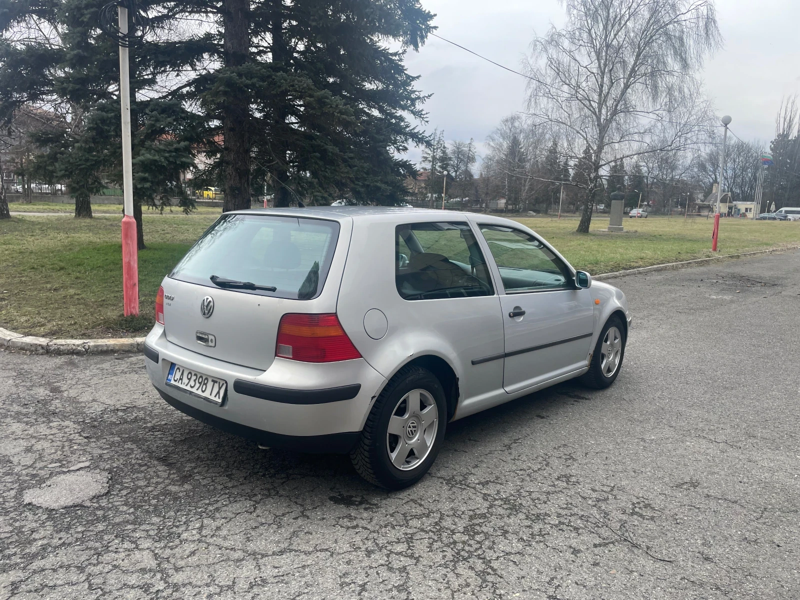 VW Golf 1.4-75k.c. ГАЗ - изображение 5