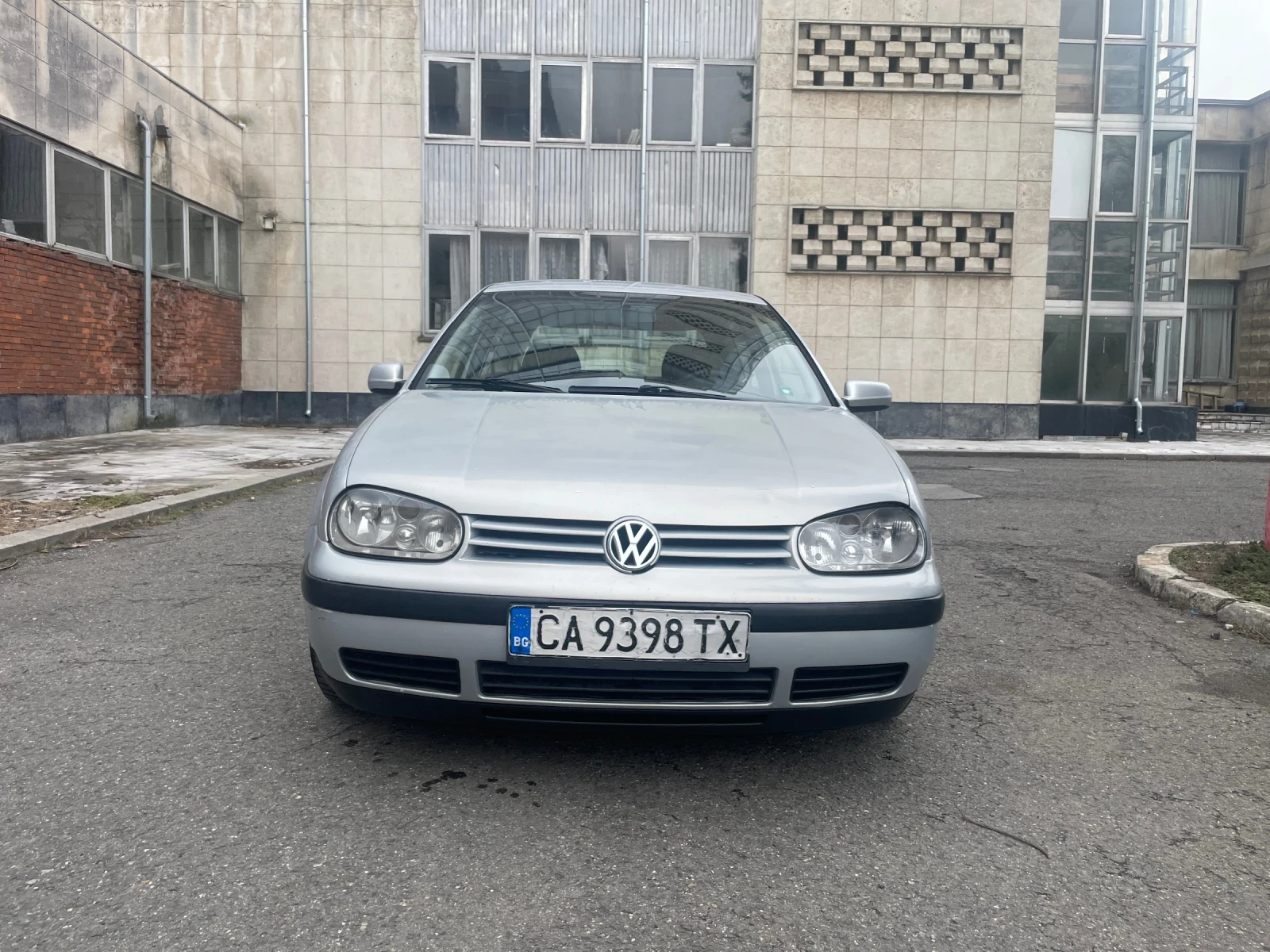 VW Golf 1.4-75k.c. ГАЗ - изображение 2