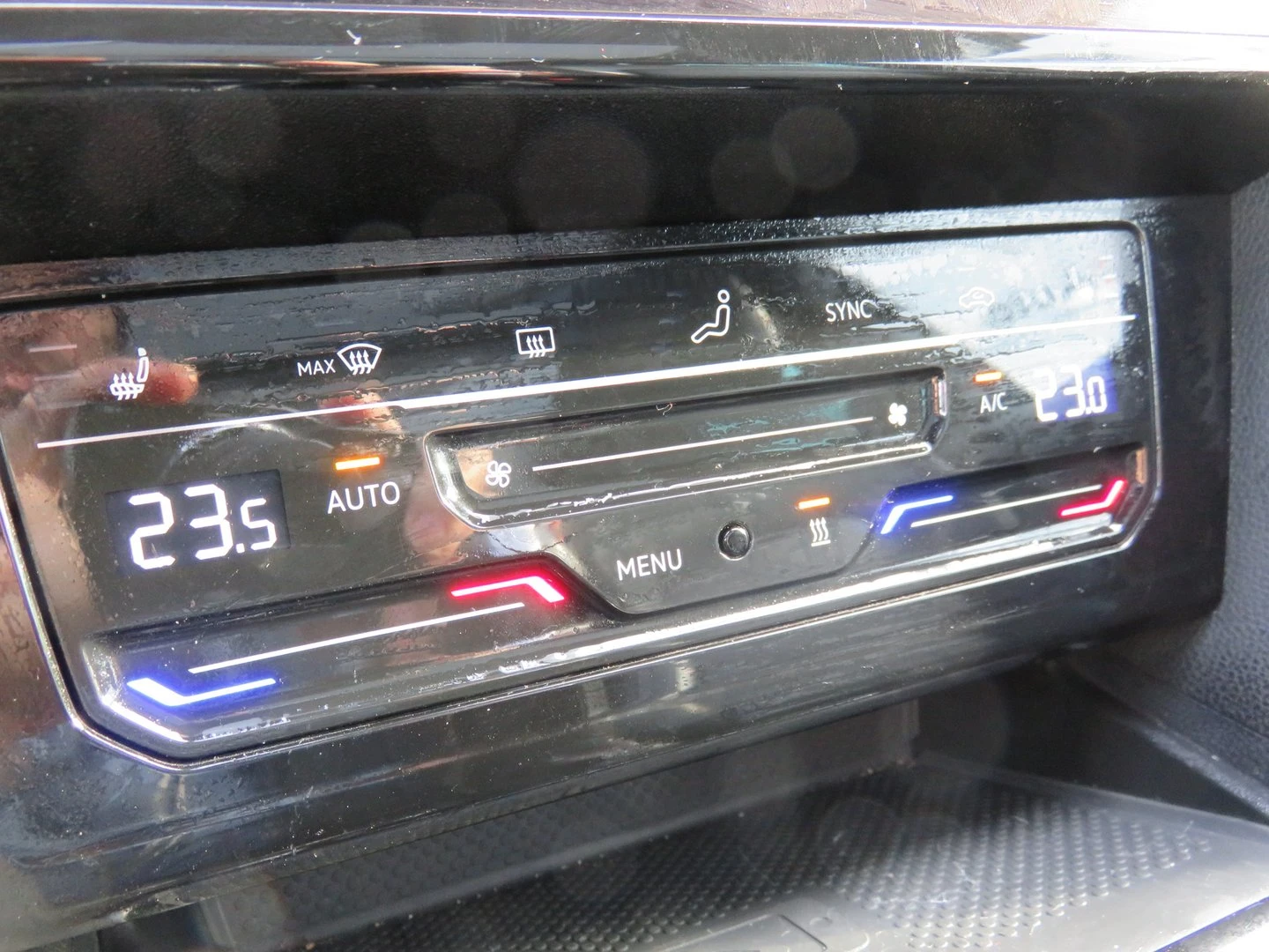 VW Passat Elegance 2.0 TDI SCR DSG | Mobile.bg � ����������� 13