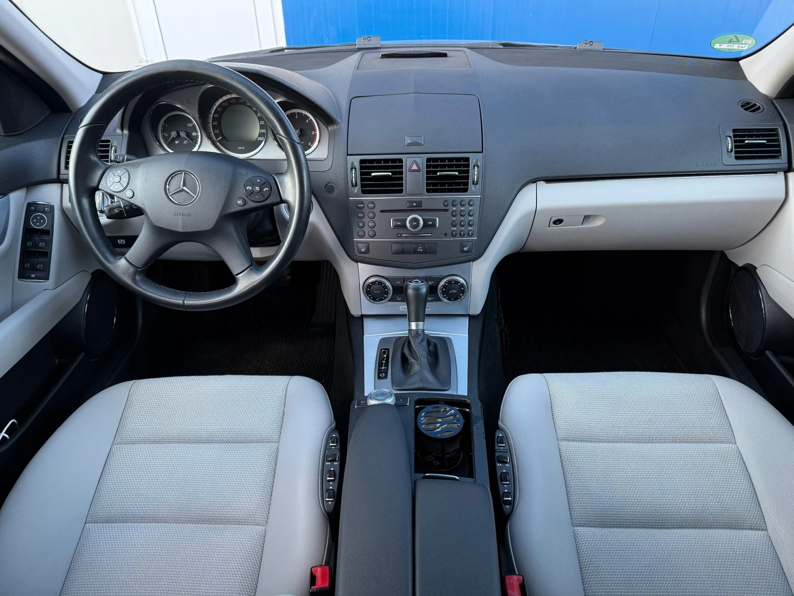 Mercedes-Benz C 220, снимка 9 - Автомобили и джипове - 54143119