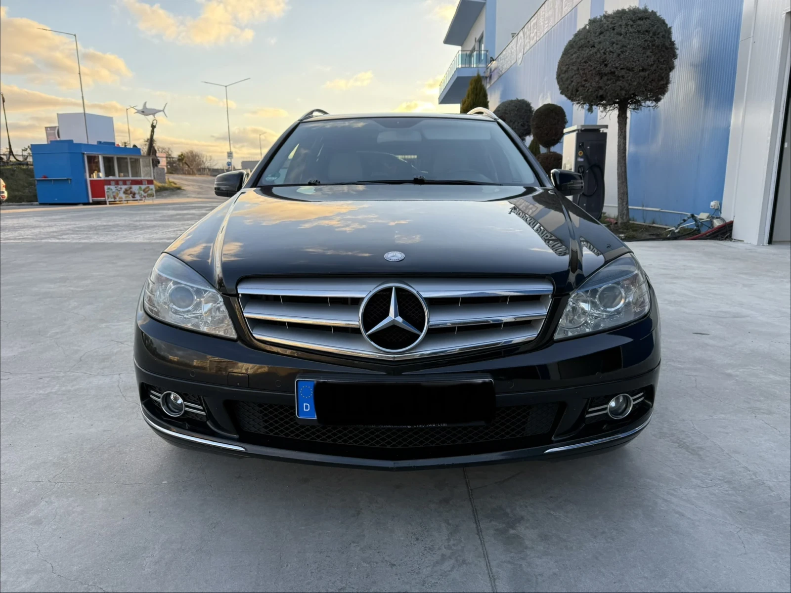 Mercedes-Benz C 220, снимка 3 - Автомобили и джипове - 54143119