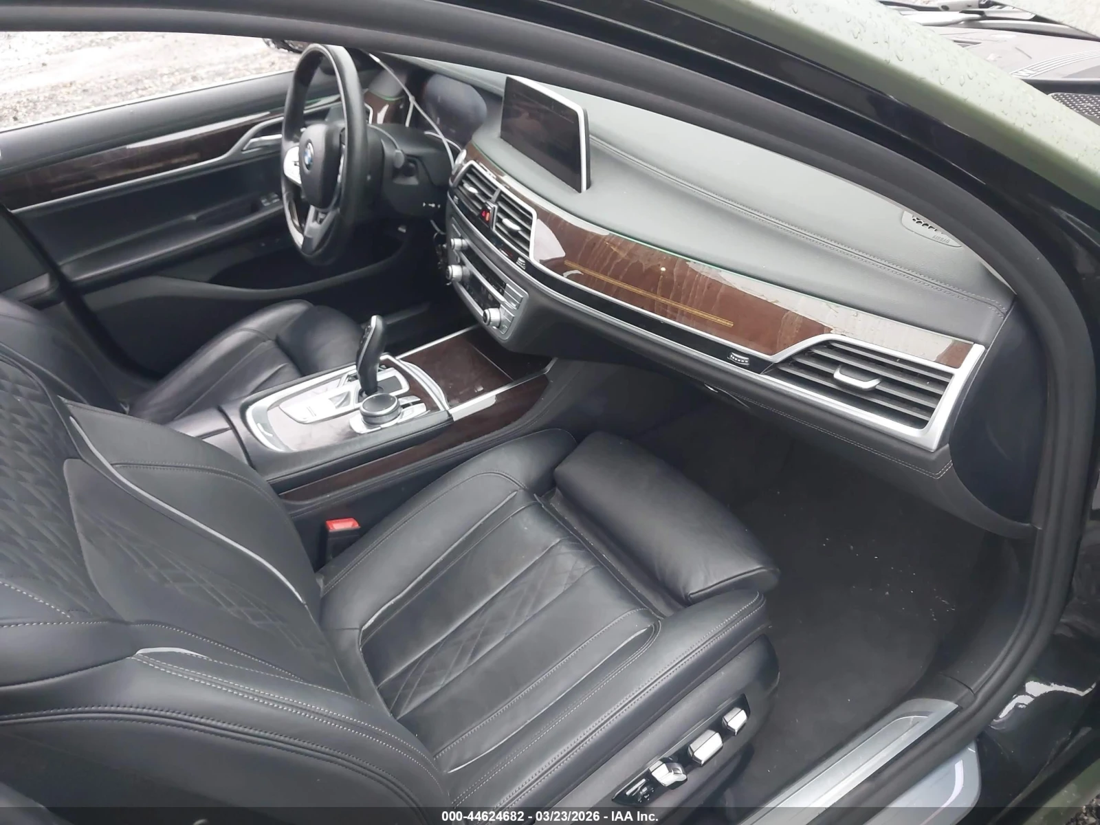 BMW 740 Xi* B58* Distronic* Harman Kardon* HeadUp* МАСАЖ, снимка 9 - Автомобили и джипове - 54421589